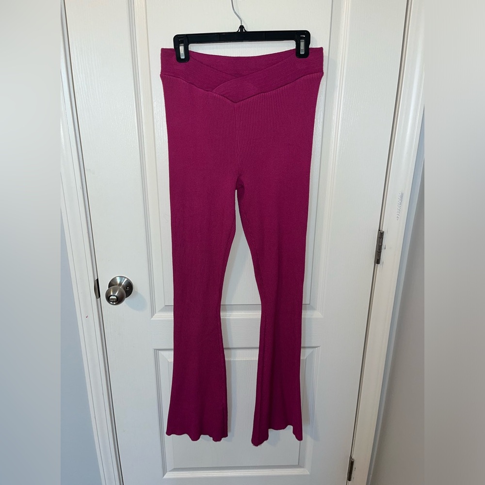 Ribbed Crossover Flare Leggings